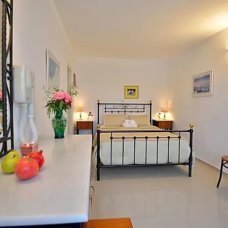 Nazos Hotel *