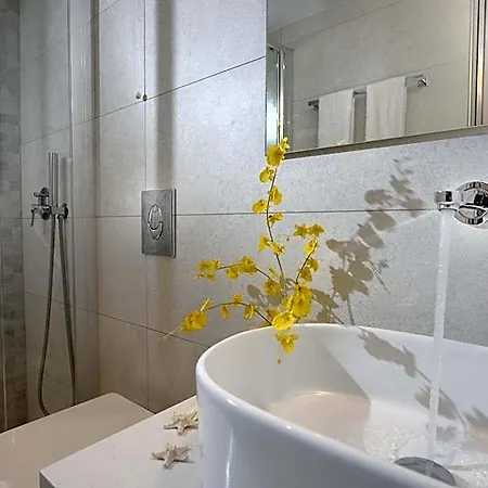 Nazos Hotel *